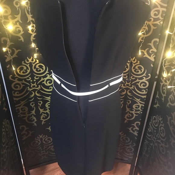 Dress - Picture 4 of 4